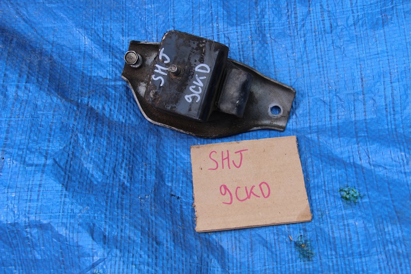 Подушка двигателя Subaru Forester