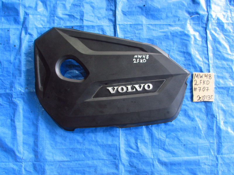 Декоративная крышка двигателя Volvo V40 MV48