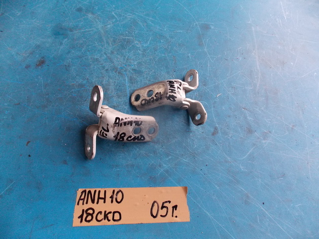 Петля двери Toyota Alphard