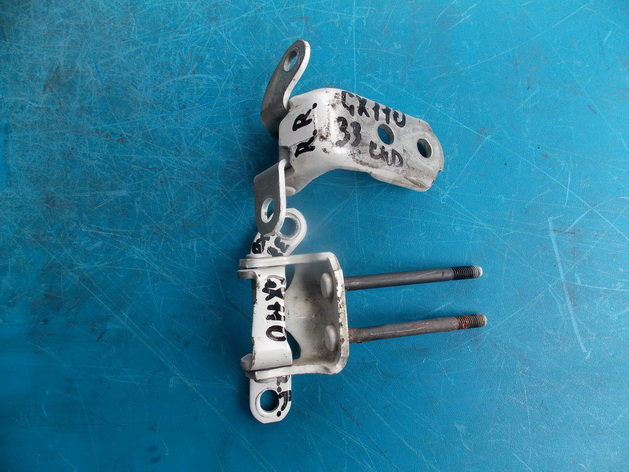 Петля двери Toyota Mark II GX110