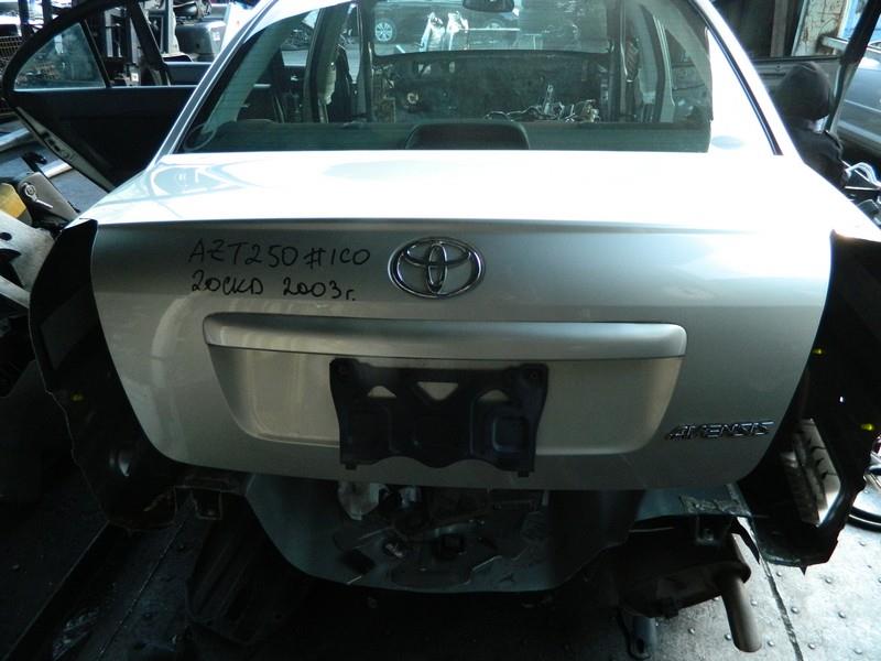 Крышка багажника Toyota Avensis AZT250
