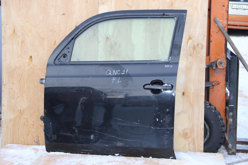 Дверь Toyota Bb