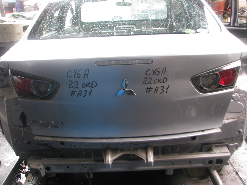 Крышка багажника Mitsubishi Lancer CY6A