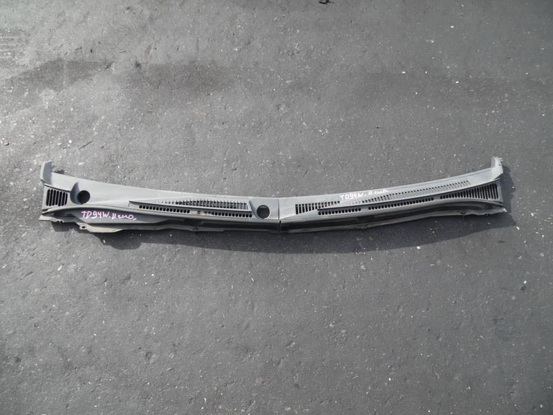 Решетка под лобовое стекло Suzuki Escudo