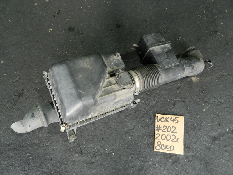 Корпус воздушного фильтра Toyota Sequoia