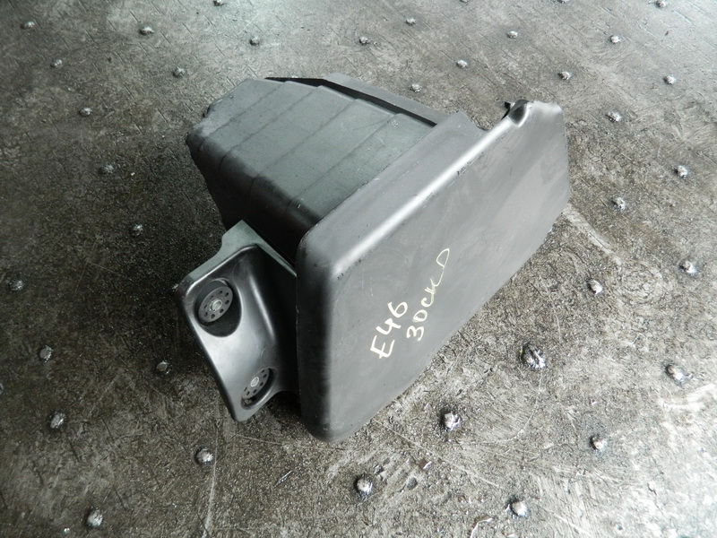 Корпус воздушного фильтра BMW 3-series