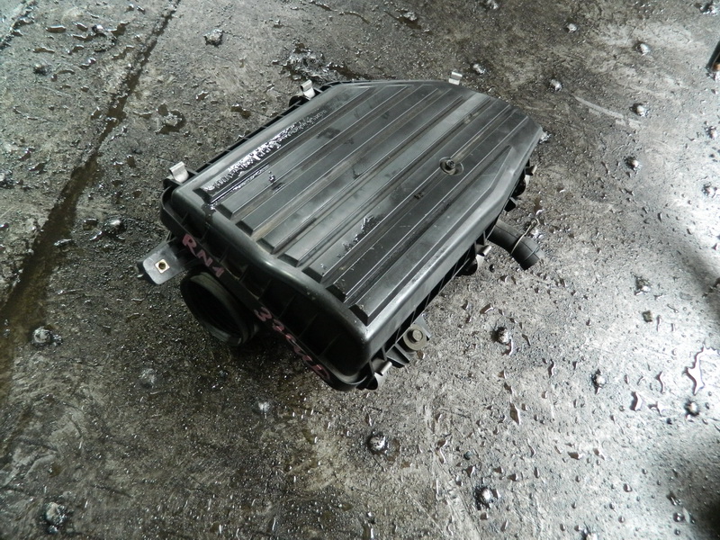 Корпус воздушного фильтра Honda Stream RN1