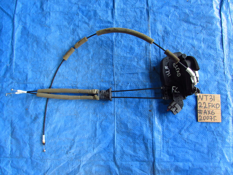 Замок двери Nissan X-Trail NT31