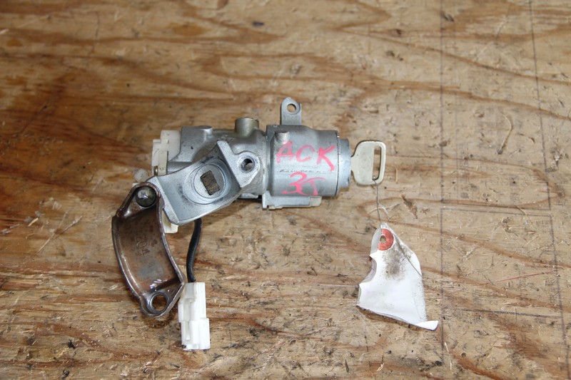 Замок зажигания Toyota Estima