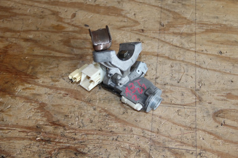 Замок зажигания Toyota Caldina