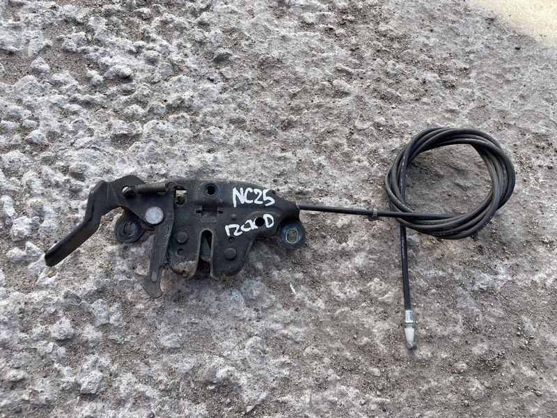 Замок капота Nissan Serena NC25