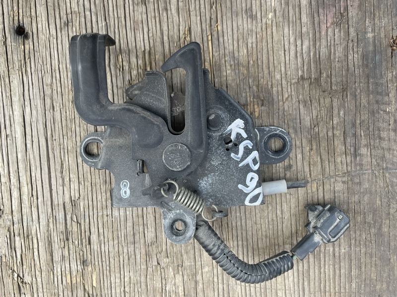 Замок капота Toyota Vitz KSP90