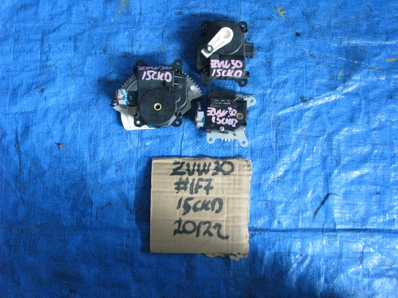 Сервопривод печки Toyota Prius ZVW30