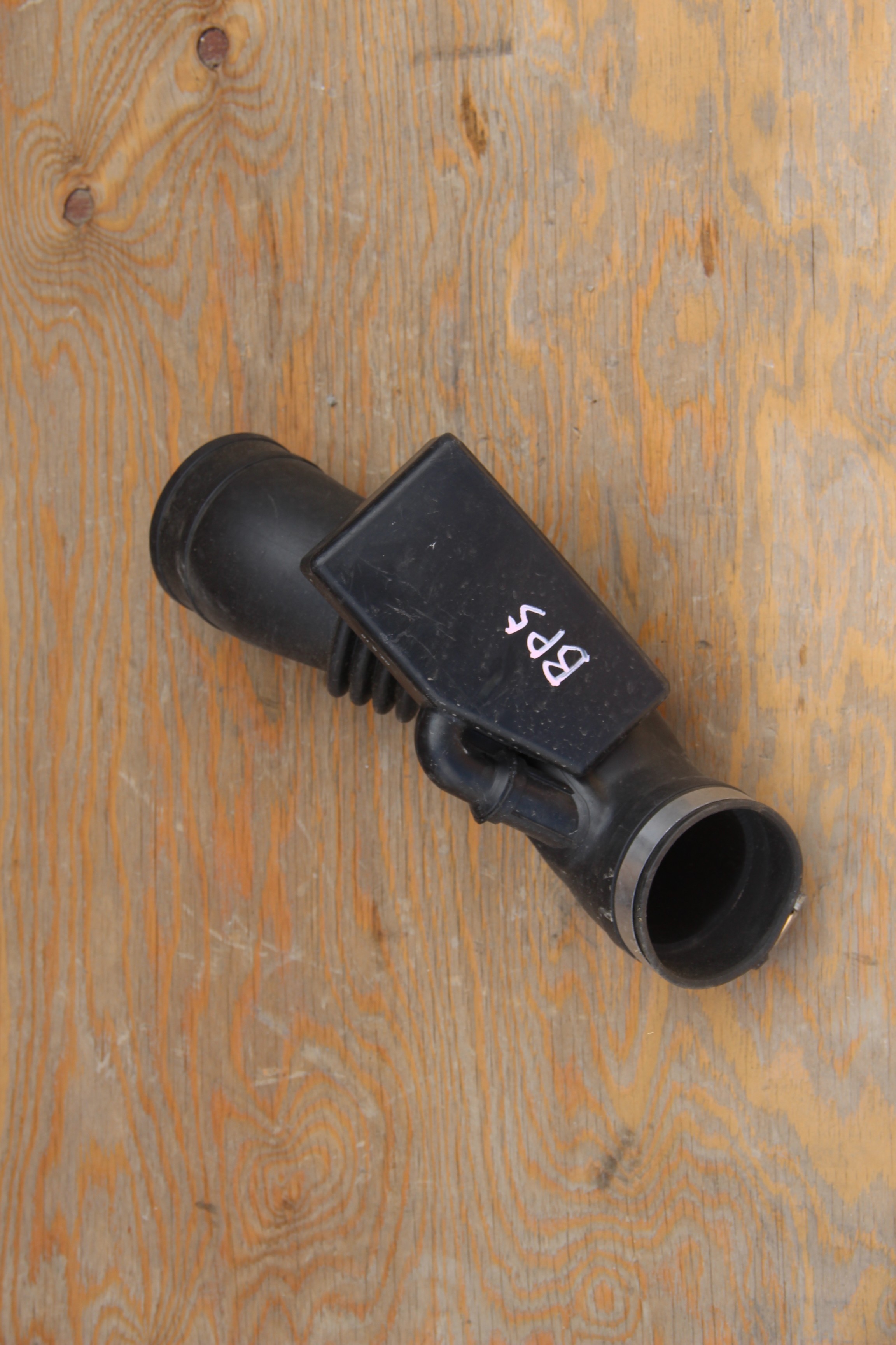 Патрубок Subaru Legacy