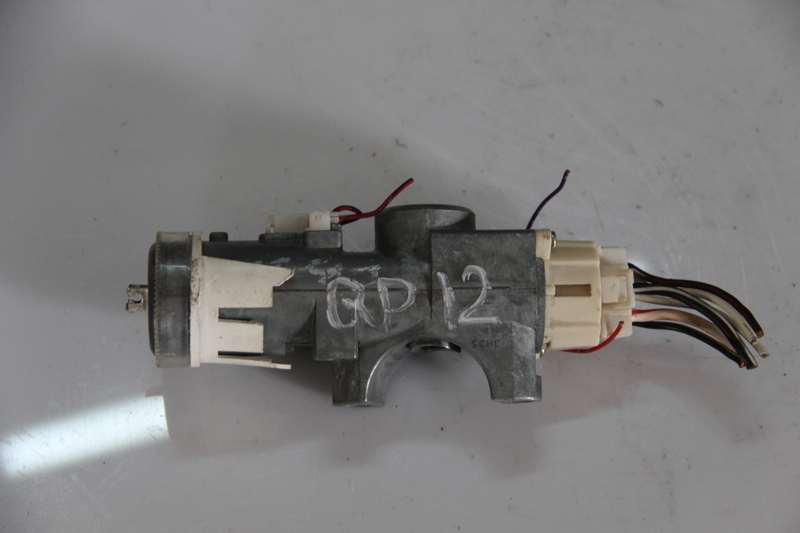 Замок зажигания Nissan Primera