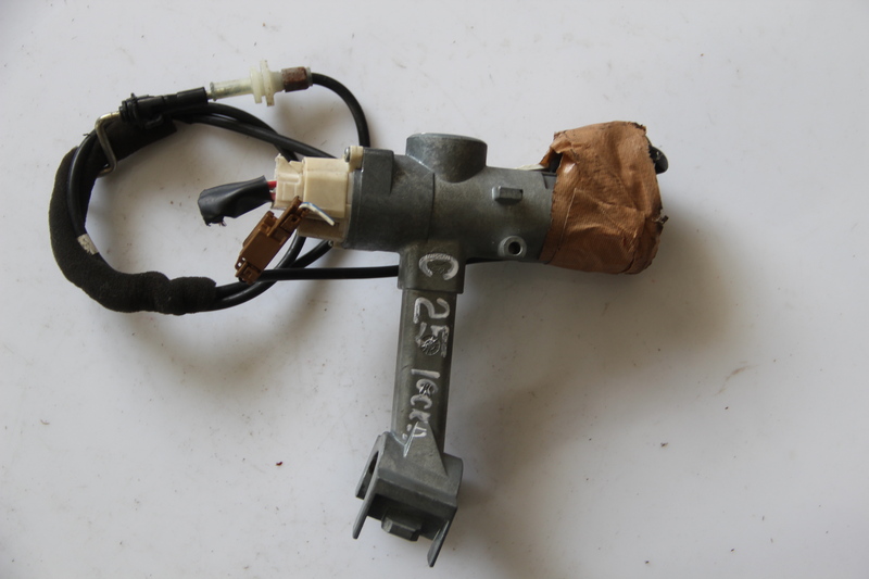 Замок зажигания Nissan Serena