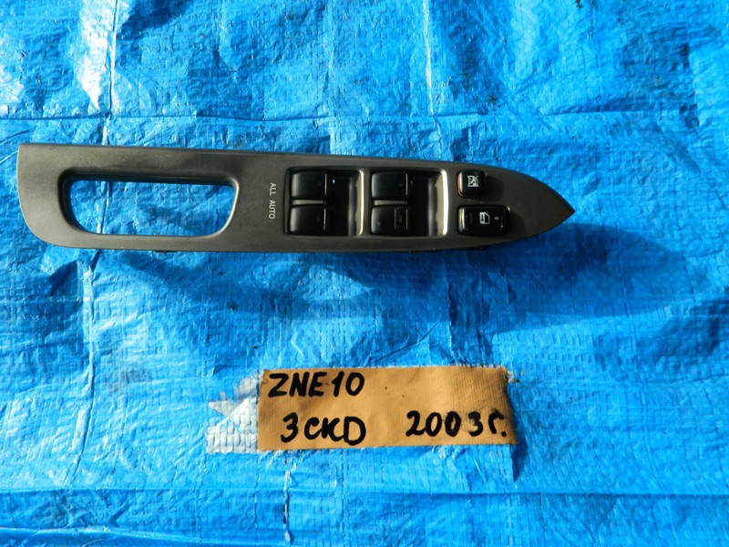 Блок управления стеклоподьемниками Toyota Wish