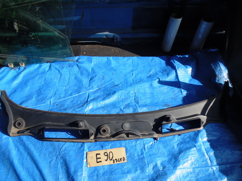 Решетка под лобовое стекло BMW 3-series