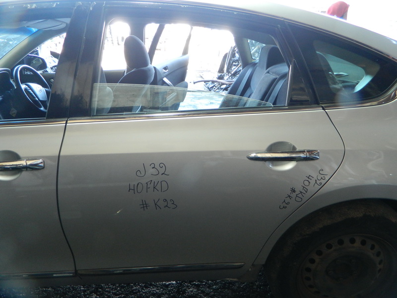 Дверь Nissan Teana