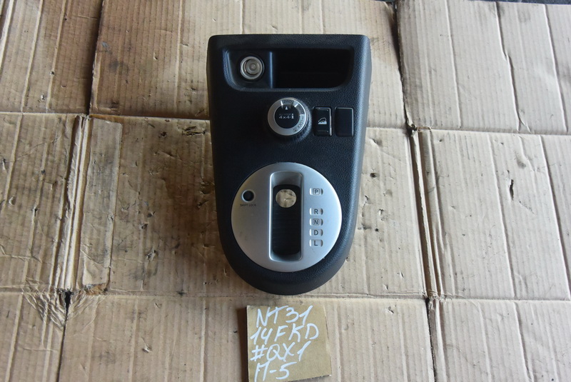 Консоль КПП Nissan X-Trail NT31