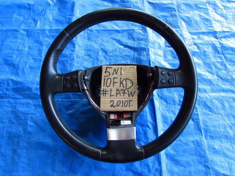 Руль Volkswagen Tiguan 5N1