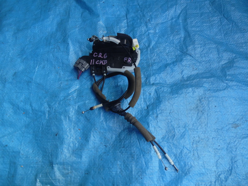 Замок двери Nissan Serena C26