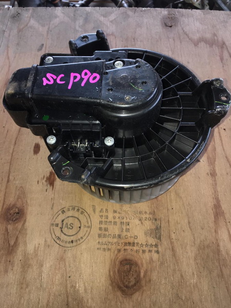 Моторчик печки Toyota Vitz SCP90