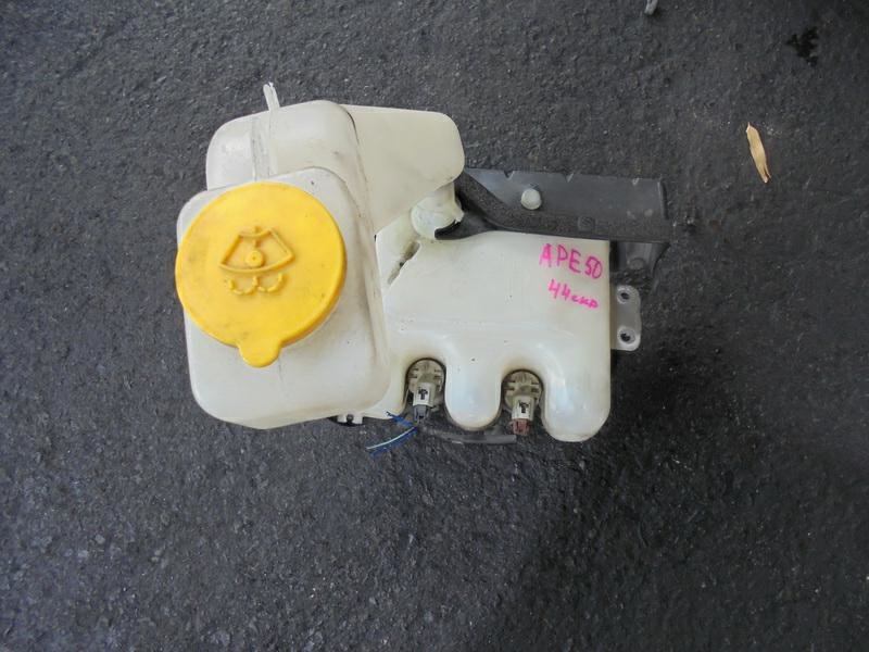 Бачок стеклоомывателя Nissan Elgrand