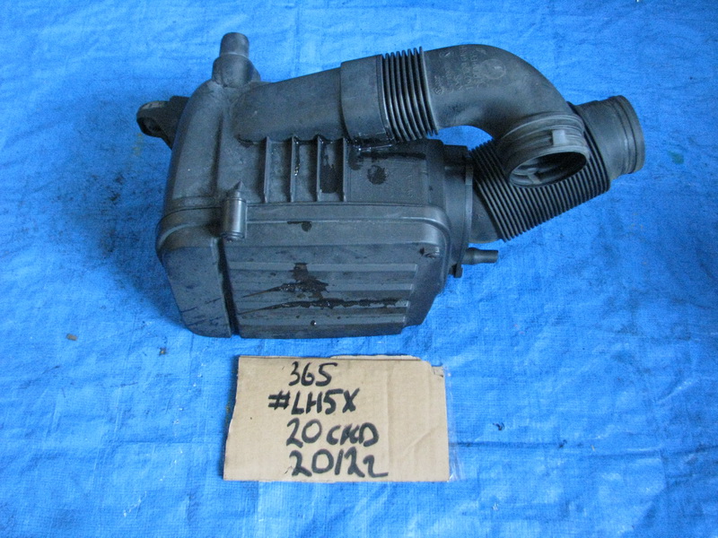 Корпус воздушного фильтра Volkswagen Passat