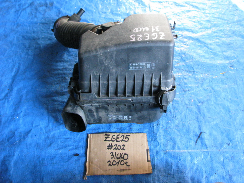 Корпус воздушного фильтра Toyota Wish