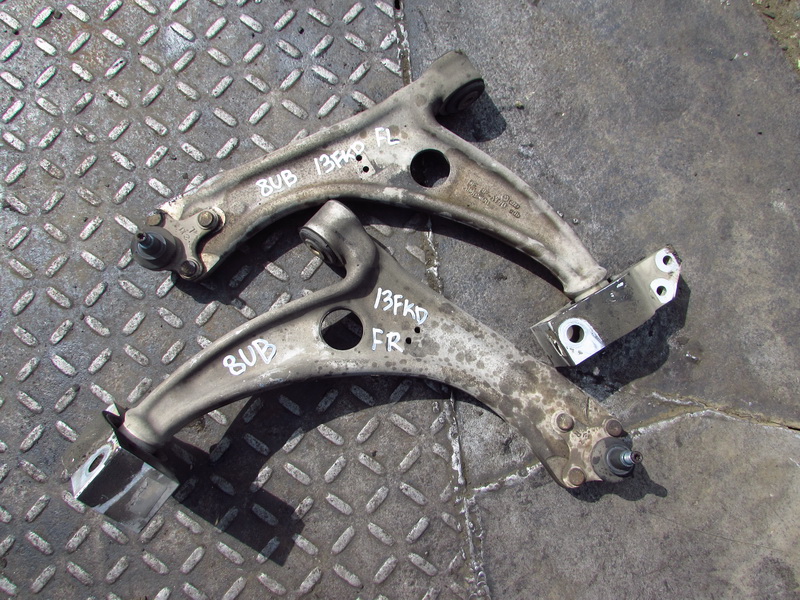 Рычаг Audi Q3 8UB