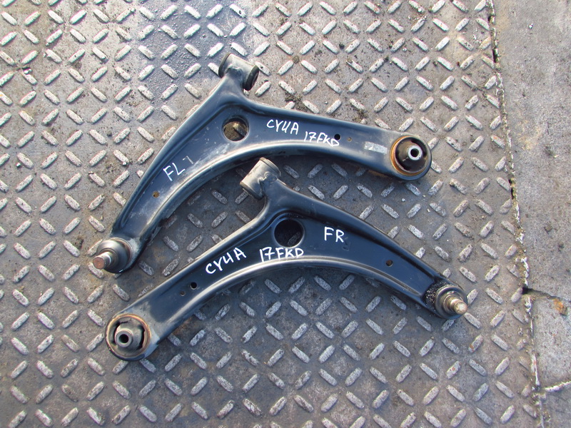 Рычаг Mitsubishi Lancer CY4A