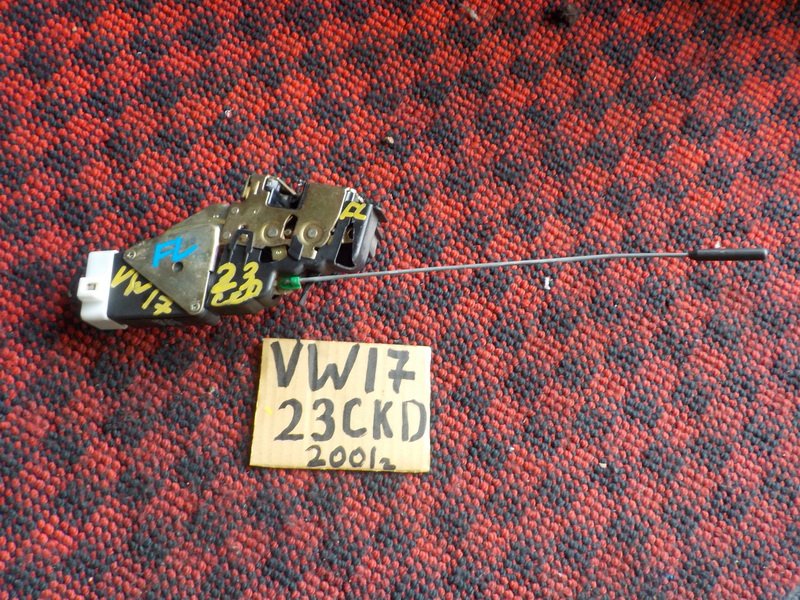 Замок двери Volvo V40