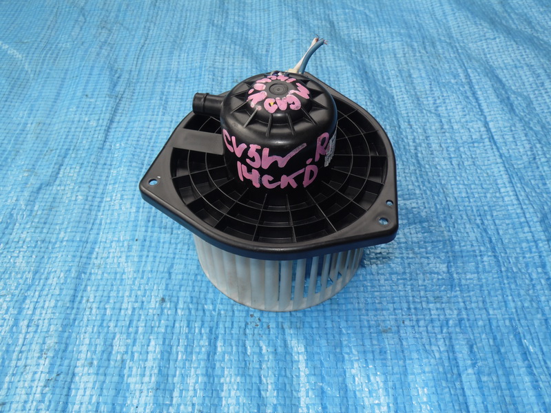 Моторчик печки Mitsubishi Delica