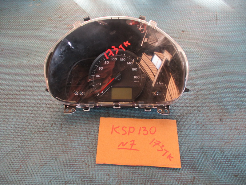 Спидометр Toyota Vitz