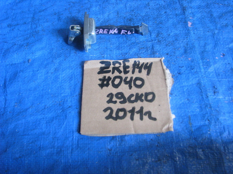 Ограничитель двери Toyota Corolla Fielder ZRE144