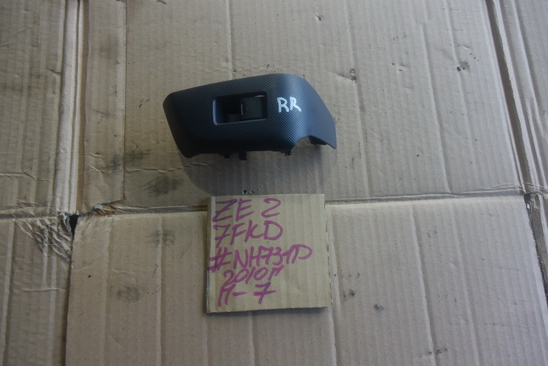 Блок управления стеклоподьемниками Honda Insight