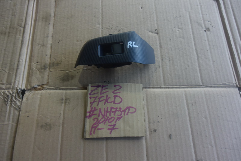 Блок управления стеклоподьемниками Honda Insight ZE2