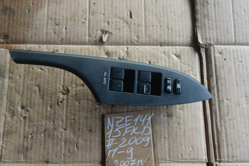 Блок управления стеклоподьемниками Toyota Corolla Fielder NZE141
