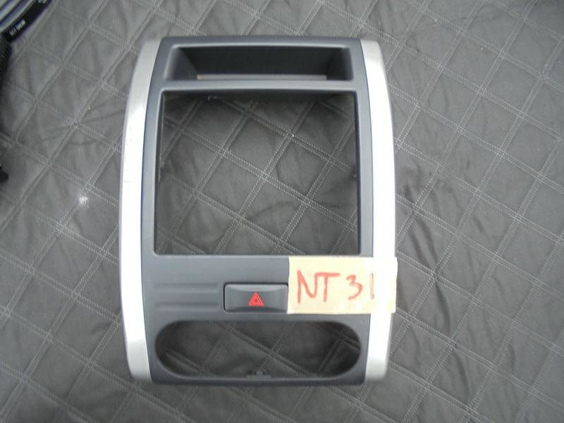 Рамка магнитофона Nissan X-Trail NT31