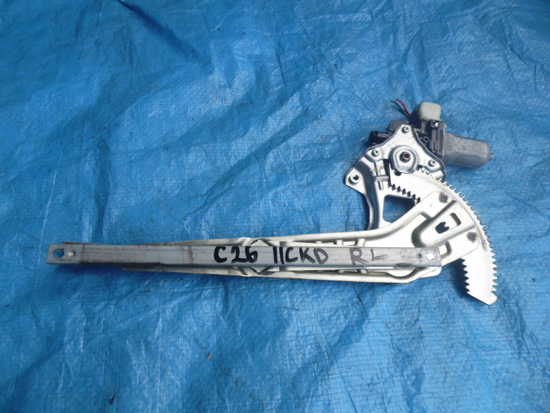 Стеклоподъемник Nissan Serena