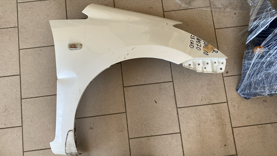 Крыло Toyota Wish