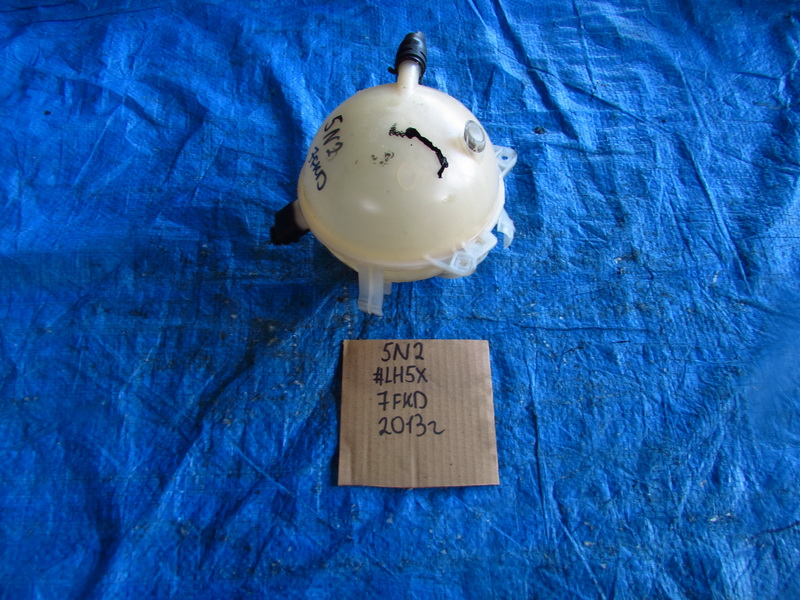 Бачок расширительный Volkswagen Tiguan