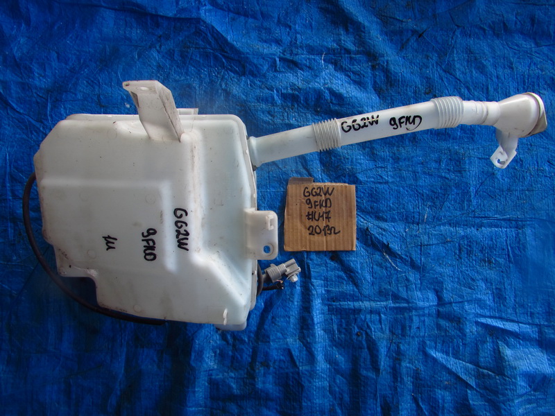 Бачок стеклоомывателя Mitsubishi Outlander