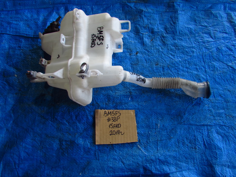 Бачок стеклоомывателя Mazda Axela