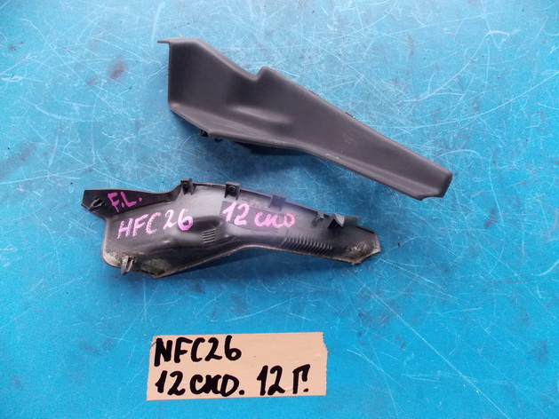 Уголок в жабо Nissan Serena