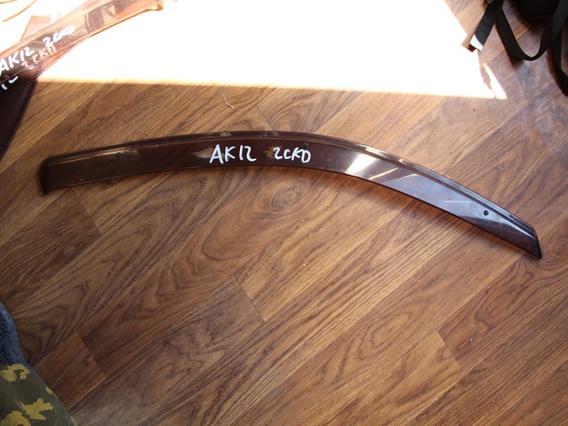 Ветровики Nissan March