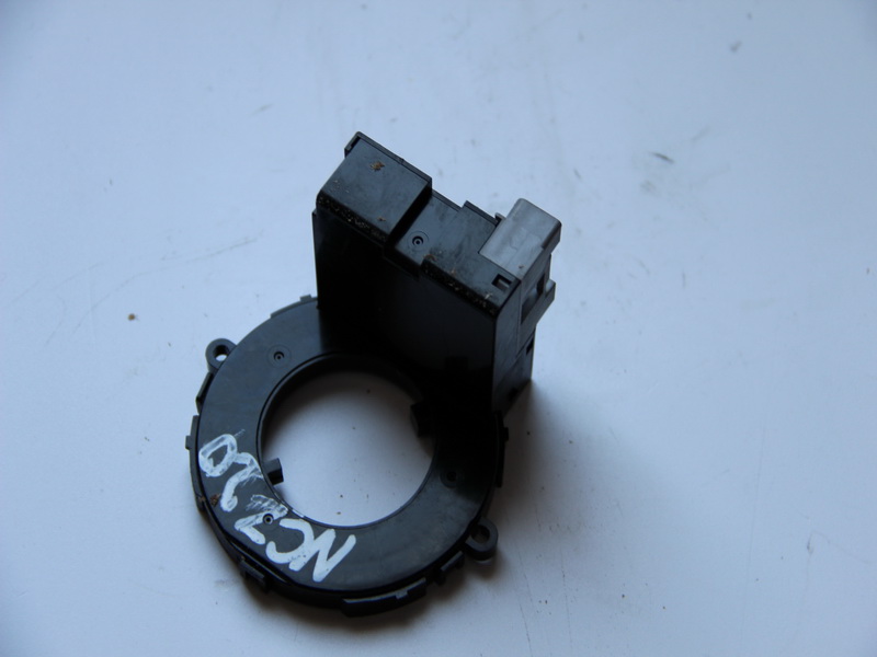 Датчик положения руля Toyota Raum