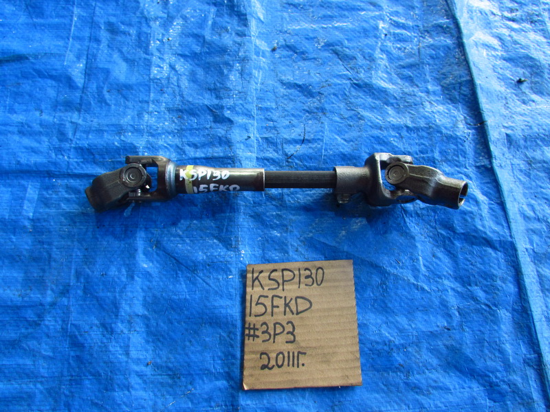 Рулевой карданчик Toyota Vitz