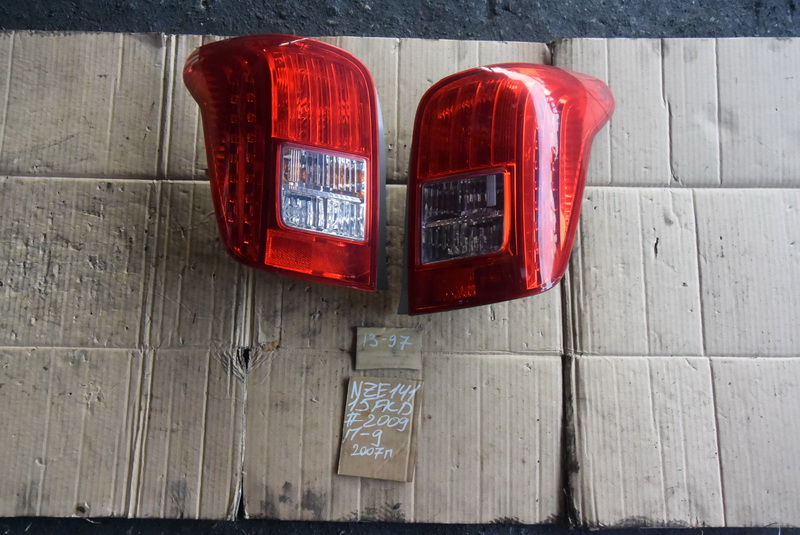 Стоп-сигнал Toyota Corolla Fielder NZE141